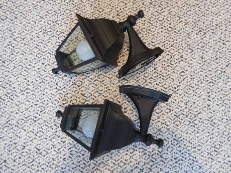 Kovové vonkašie lampy  2 kusy, v top top stave, 