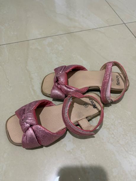 Sandálky, sinsay,30