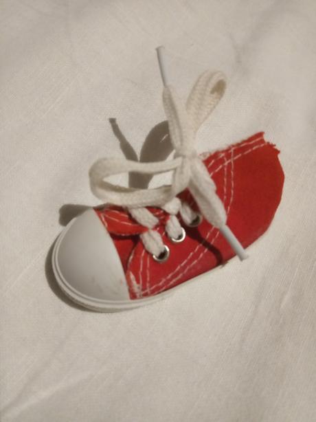 Privesok/klucenka teniska, 