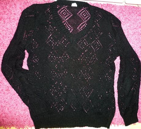Háčkovany čierny sveter m/l, m