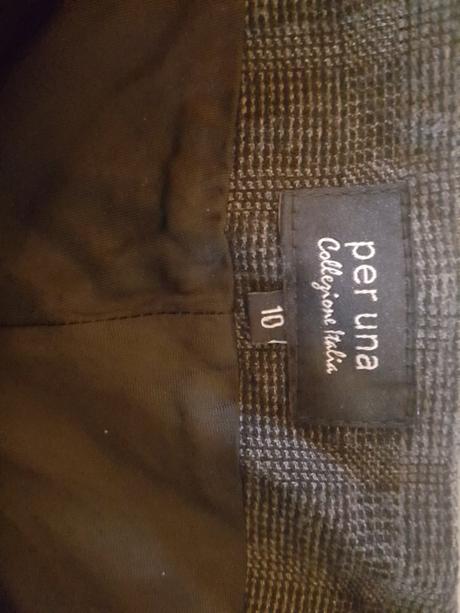 Zaujimava nariasena sukna per una, s