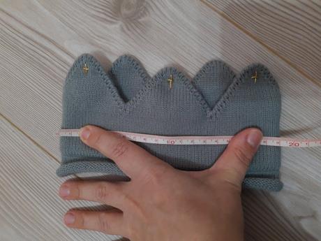 Korunková čelenka, 74