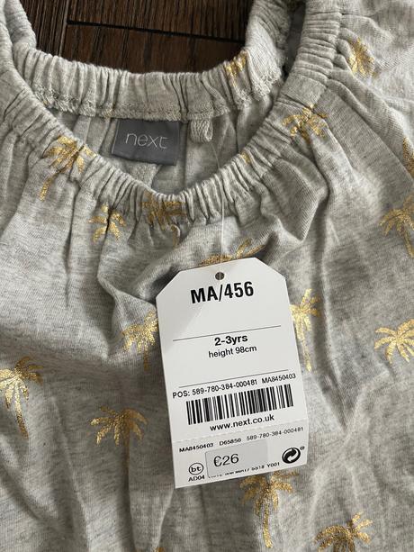 Next overal, next,104