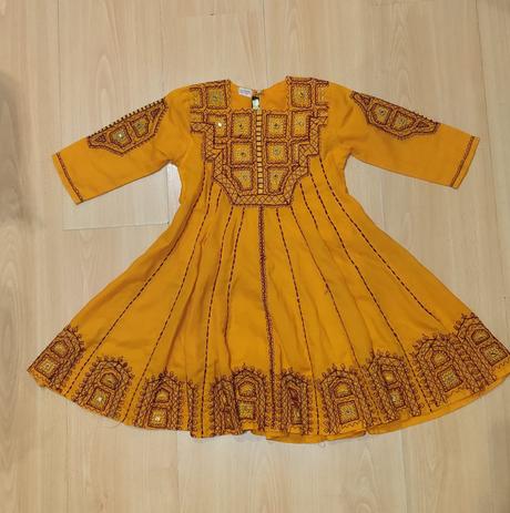 Nádherné šatočky na 2-3r, 98