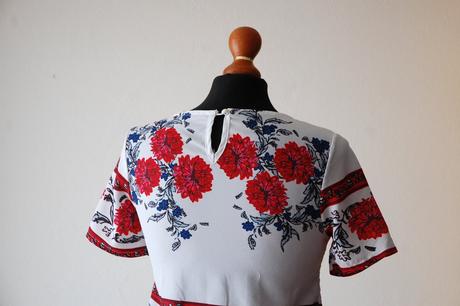 Štýlový letný kvetovaný top / blúzka, xs