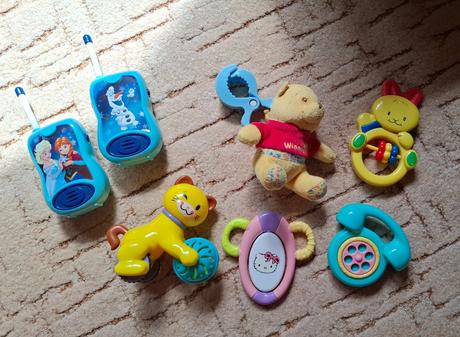 Prvé hračky,