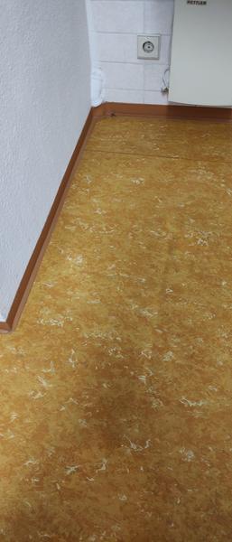 Ako zmodernizovať prenajaté priestory so starým linoleom?