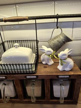 2ks biele keramicke zajaciky, 