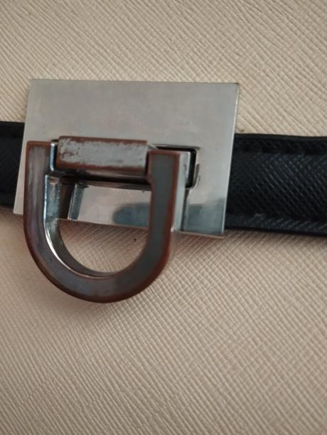 Béžovočierna crossbody kableka, f&f