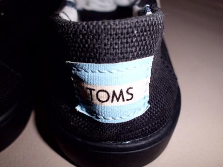 Toms čierne plátené 3-3,5, 36