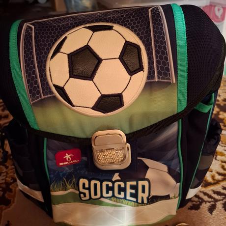 Školská taška +darujem peračník, 