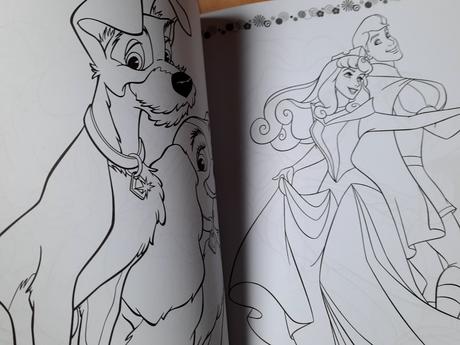 Omáľovanka vymaľovanka disney postavičky nálepky, 