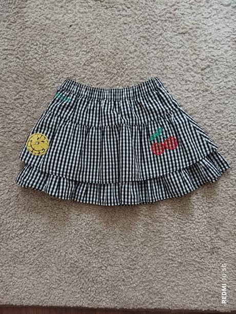 Suknička s volánmi, 122