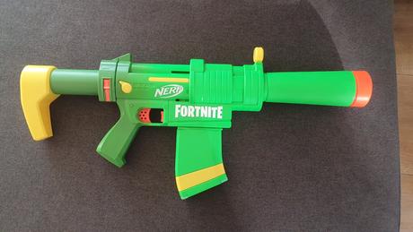 Nerf fortine smg zesty,