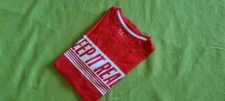 Červené tričko, f&f,146