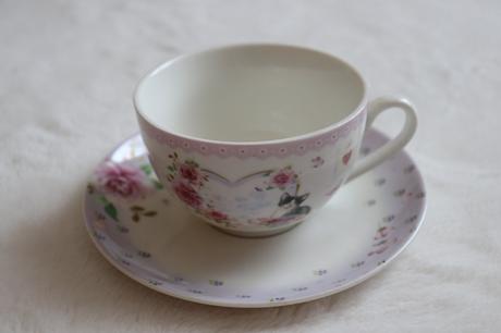 Porcelánová šálka-mačiatko, 