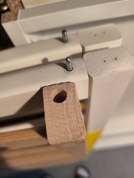 Drevena postielka na kolieskach 124x64, 