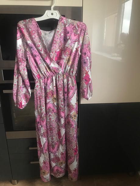 Luxusné vzorované šaty, s