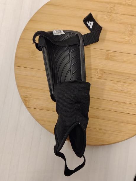 Nové detské futbalové chrániče holení adidas, v. s,