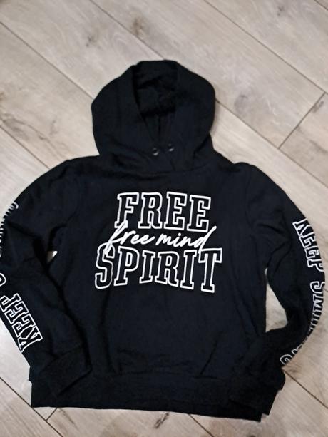 Mikina s kapucnou, 146