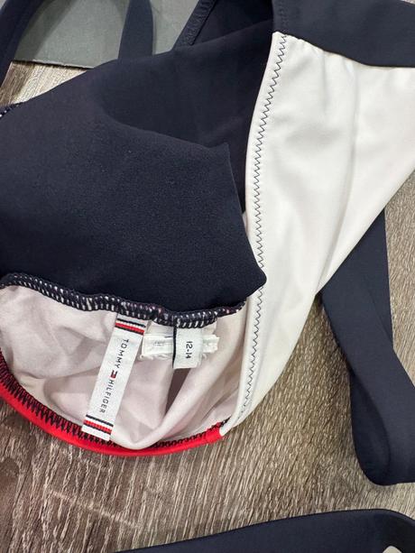 Tommy hifiger dievcenske plavky na 12-14 rokov, tommy hilfiger,152