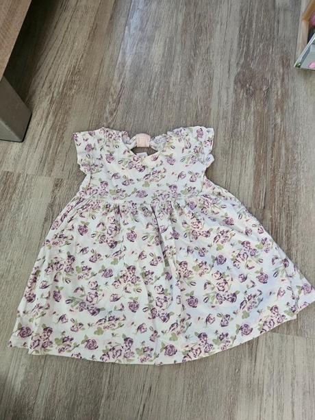 Saty s kvietkami, 98