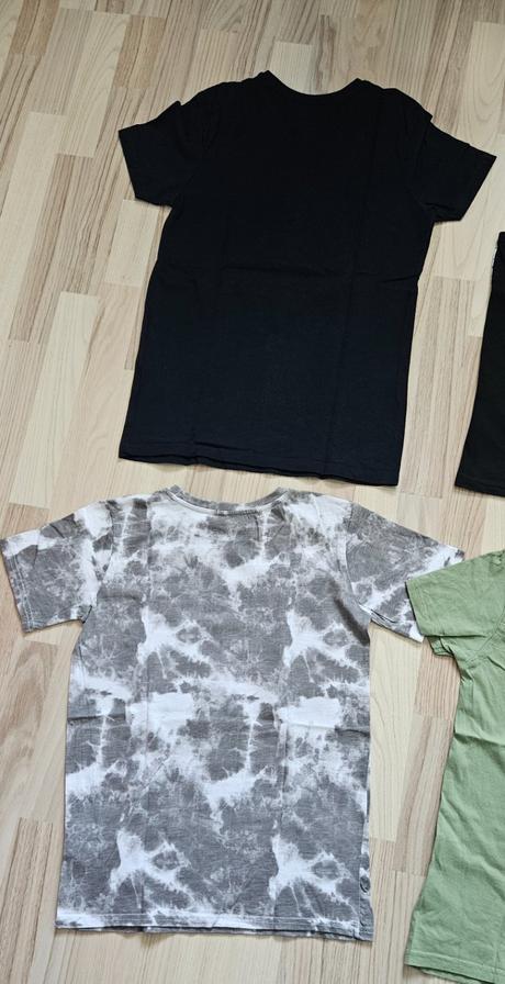 Tričká 4 ks spolu, 158