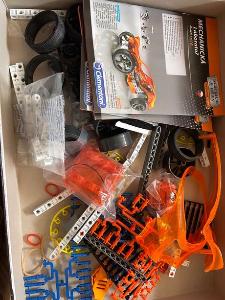 Stavebnica s elektrickým motorom - 10 modelov, 