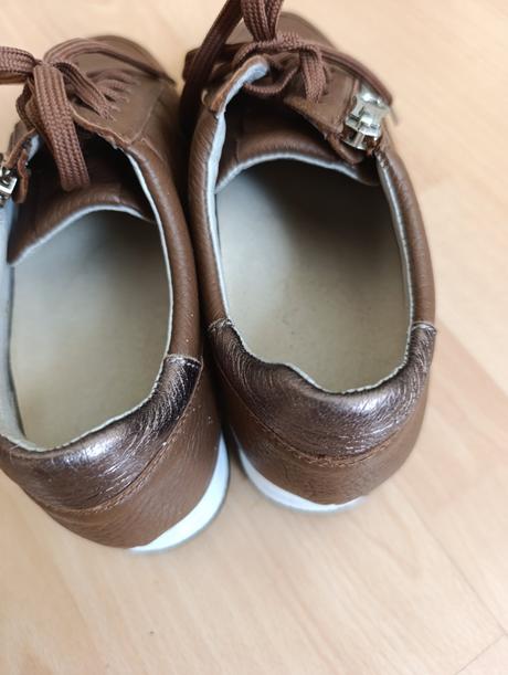 Kožené tenisky, 37