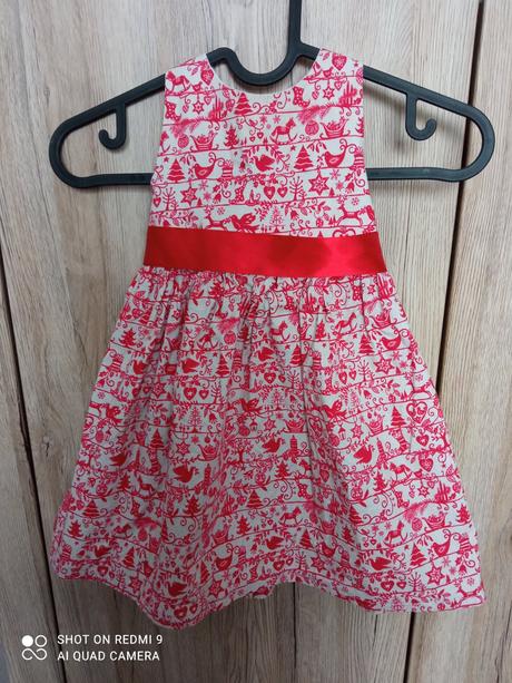 Vianočné krásne šaty s ľudovým vzorom, 86