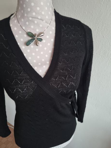 Čierny dierkovaný svetrík liffeline s, s