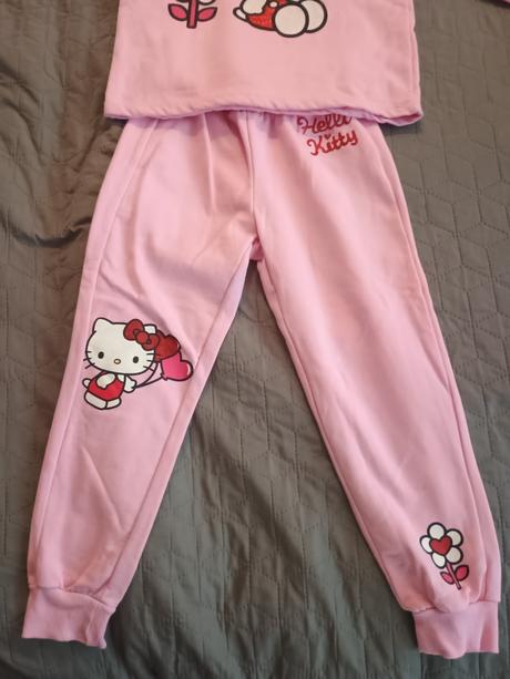 Predám súpravu, hello kitty,122