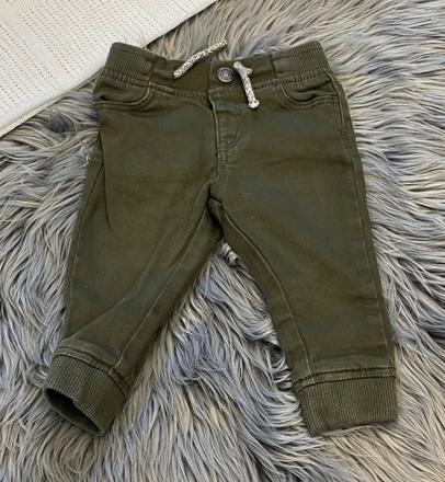 Chlapčenské nohavice khaki primark (74), primark,74