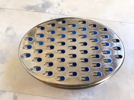 Strúhače s nádobkou,