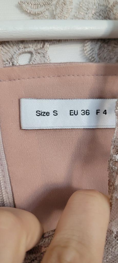 Krásne spoločenské šaty, 36