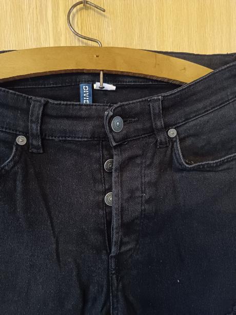 Divided (h&m) - čierne skinny rifle s trhaním, h&m,28