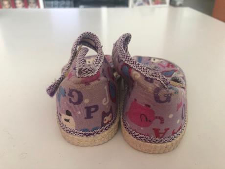 Papučky, 23