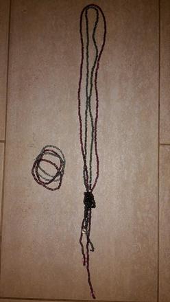 Náhrdelník a náramok z gorálok,