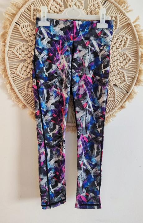 Športové legíny, 122