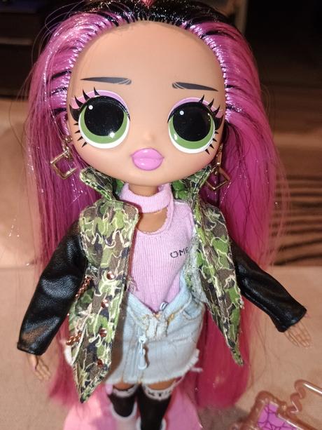 Lol sueprise world travel,