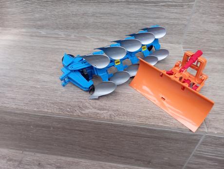 Pluh na oranie a pluh na odhrnanie snehu, 