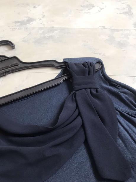 Tričko s výrezom na ramene, m