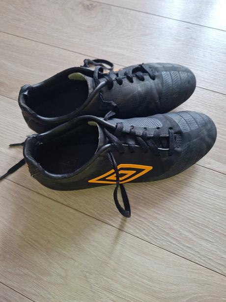 Kopacky umbro, 35