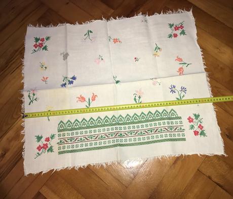 Obrus vyšívaný,