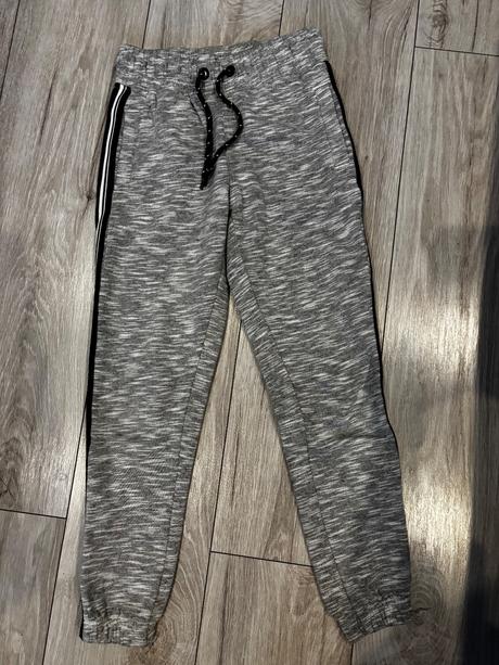 Tepláky 134/140, chapter young,134