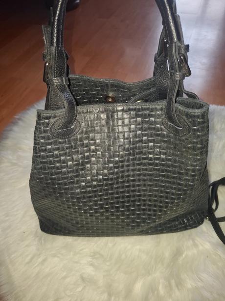 Dámaka kožená kabelka,