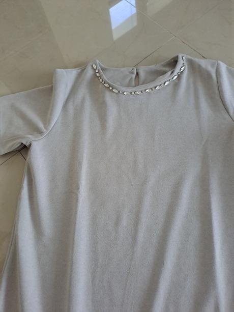 Pekne šaty, gate,42