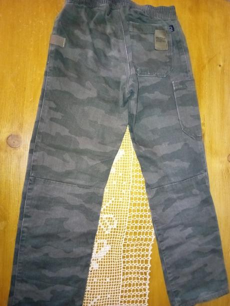 Maskáčové nohavice, decathlon,128