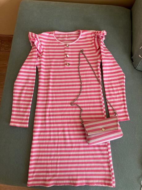 Pruhované šaty ružovo biele s kabelkou, 140