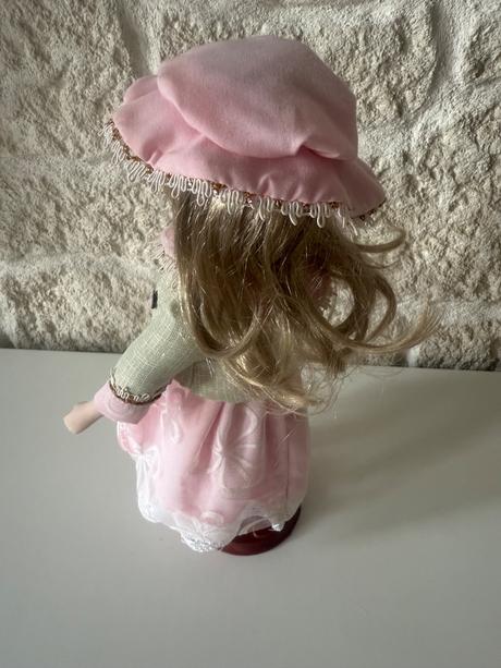 Porcelánova babika, 